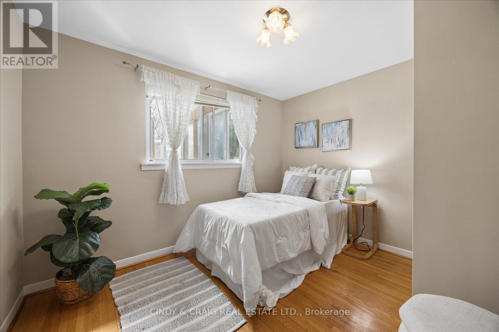 75 LOCHLEVEN DRIVE - 13
