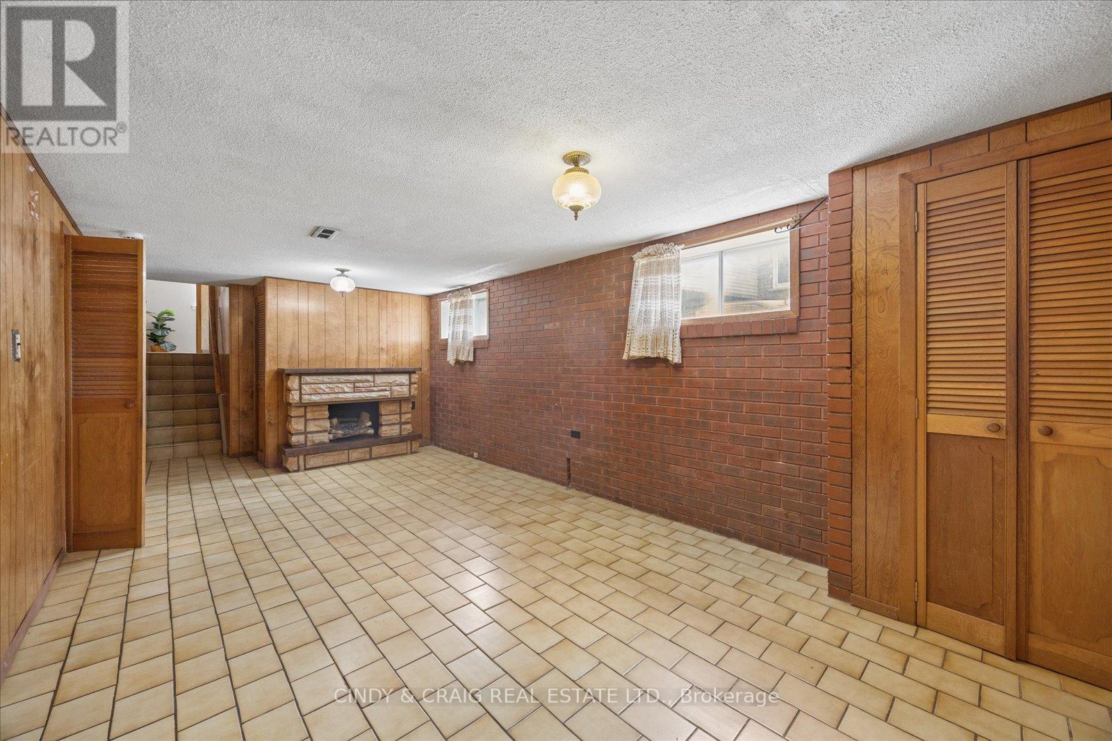 75 LOCHLEVEN DRIVE - 16