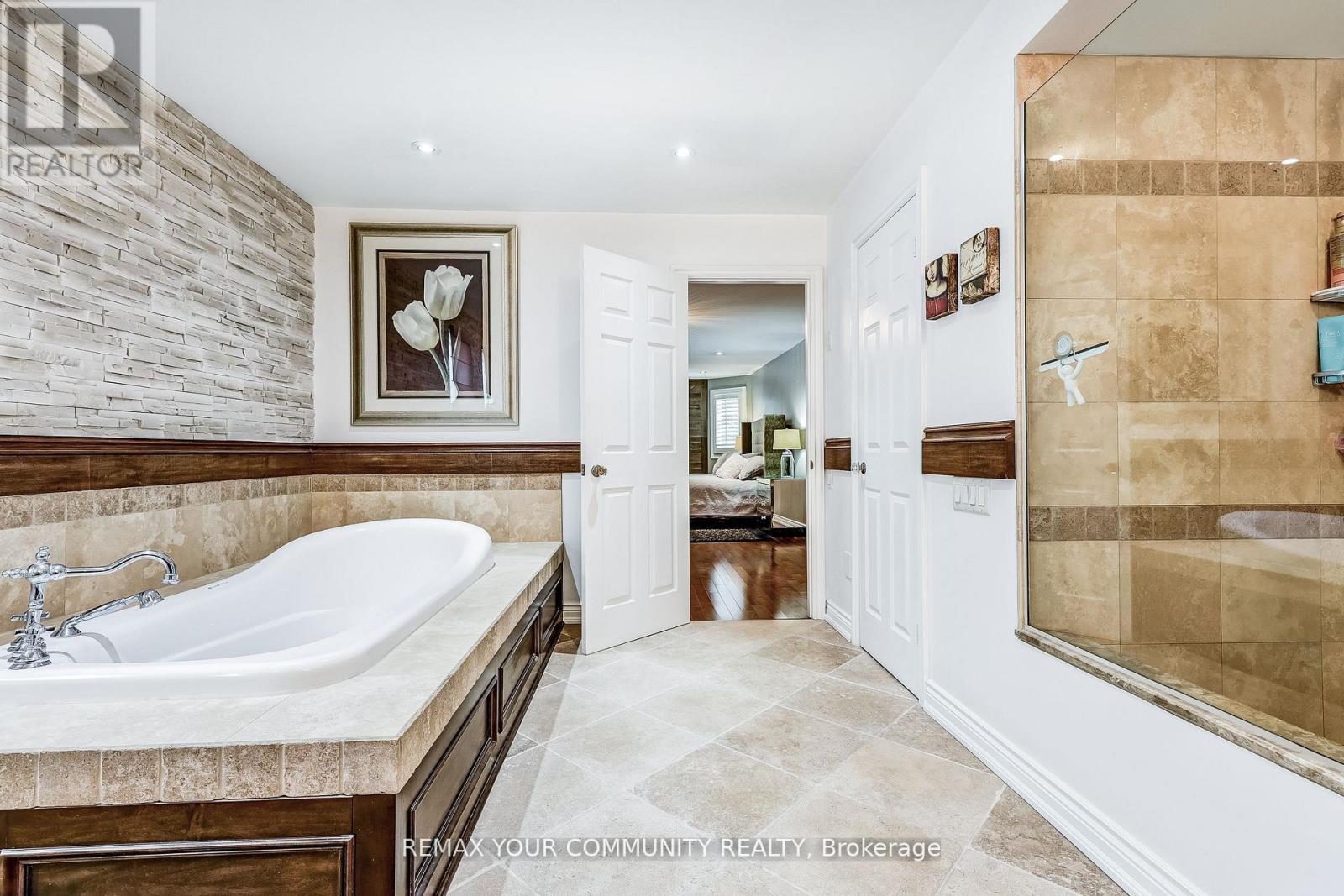 30 DEANBANK DRIVE - 38