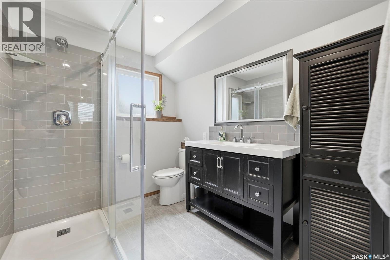 261 Assiniboine DRIVE — photo 24