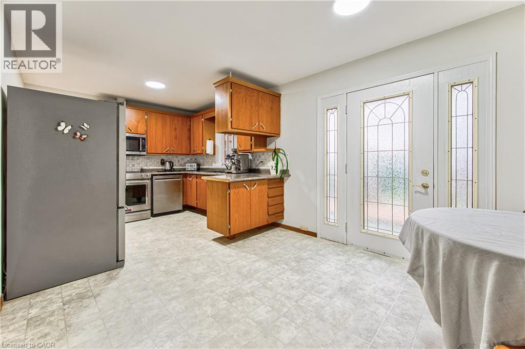 46 ELROY Road - 11