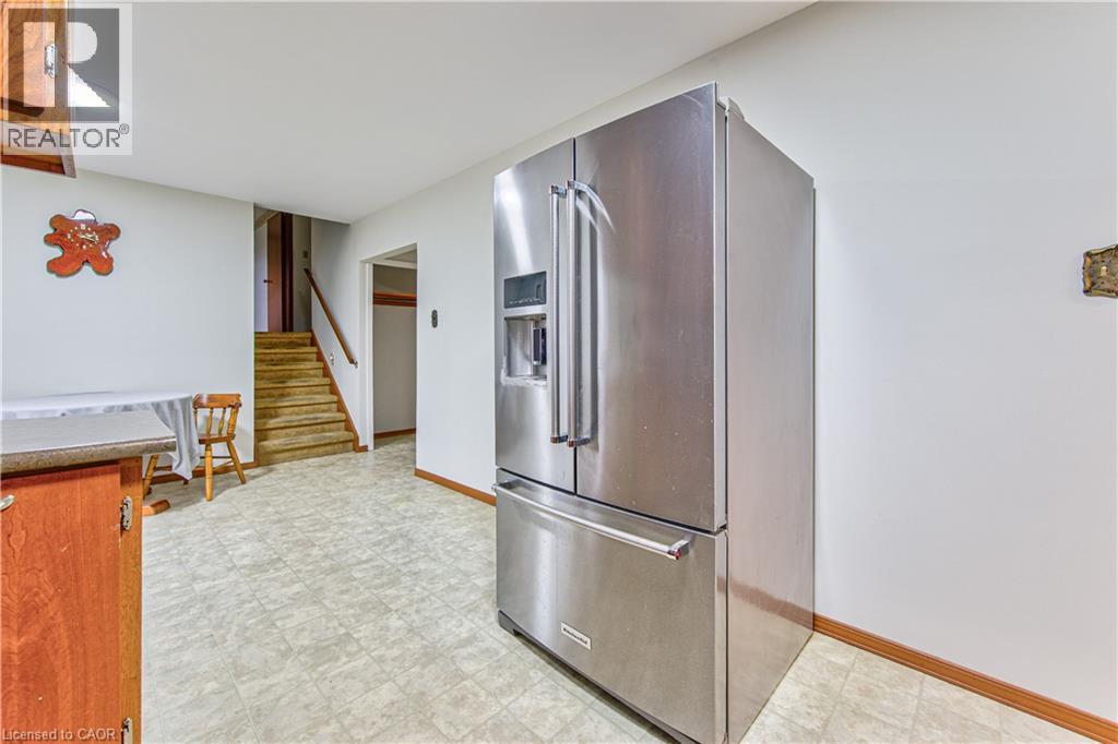 46 ELROY Road - 15