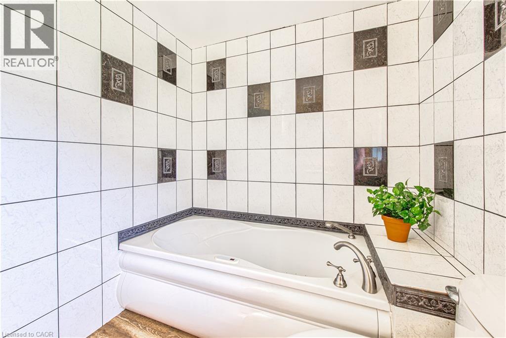 46 ELROY Road - 23