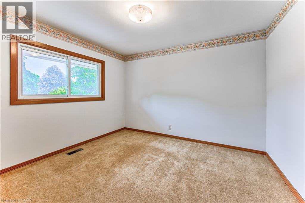 46 ELROY Road - 24