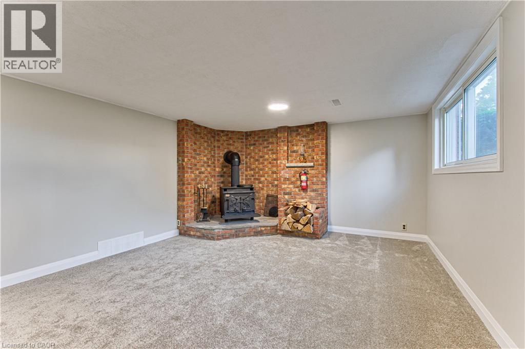 46 ELROY Road - 30