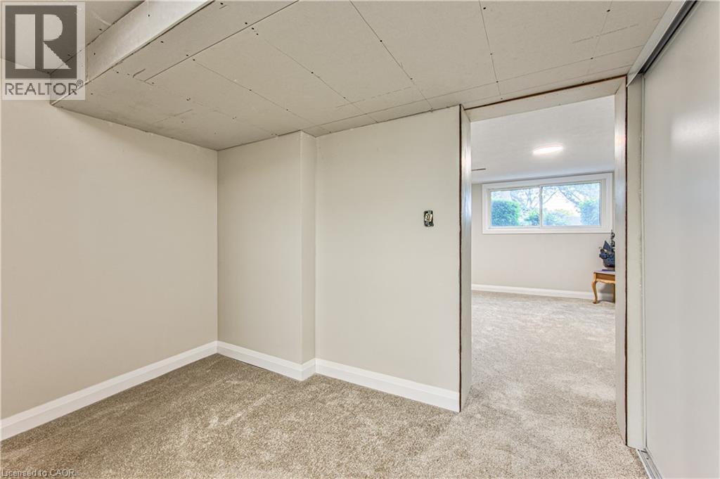 46 ELROY Road - 33