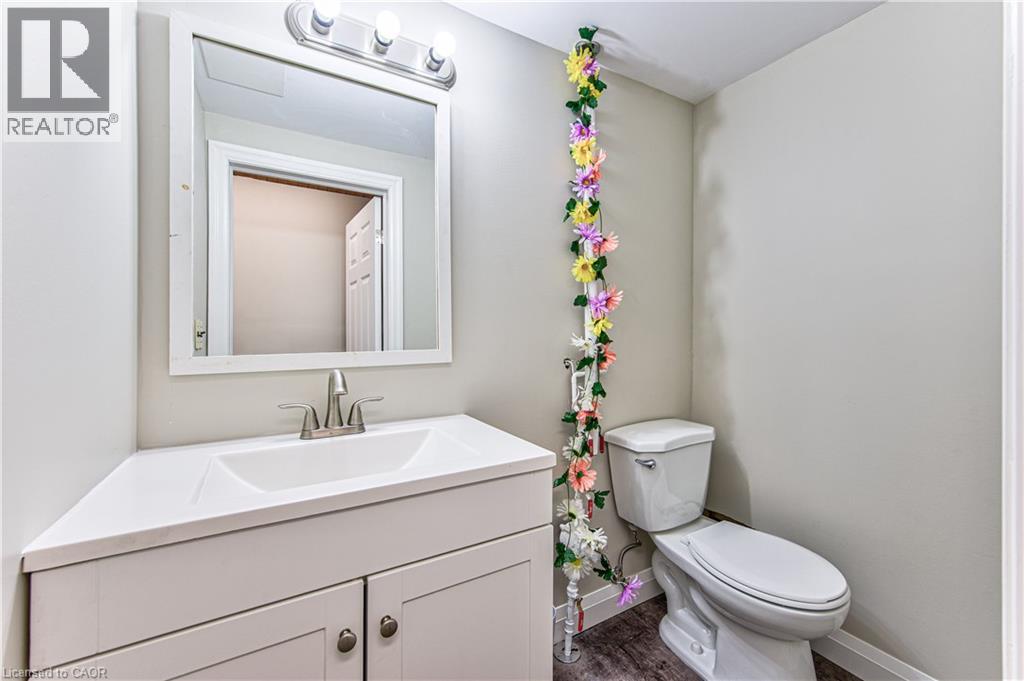 46 ELROY Road - 34
