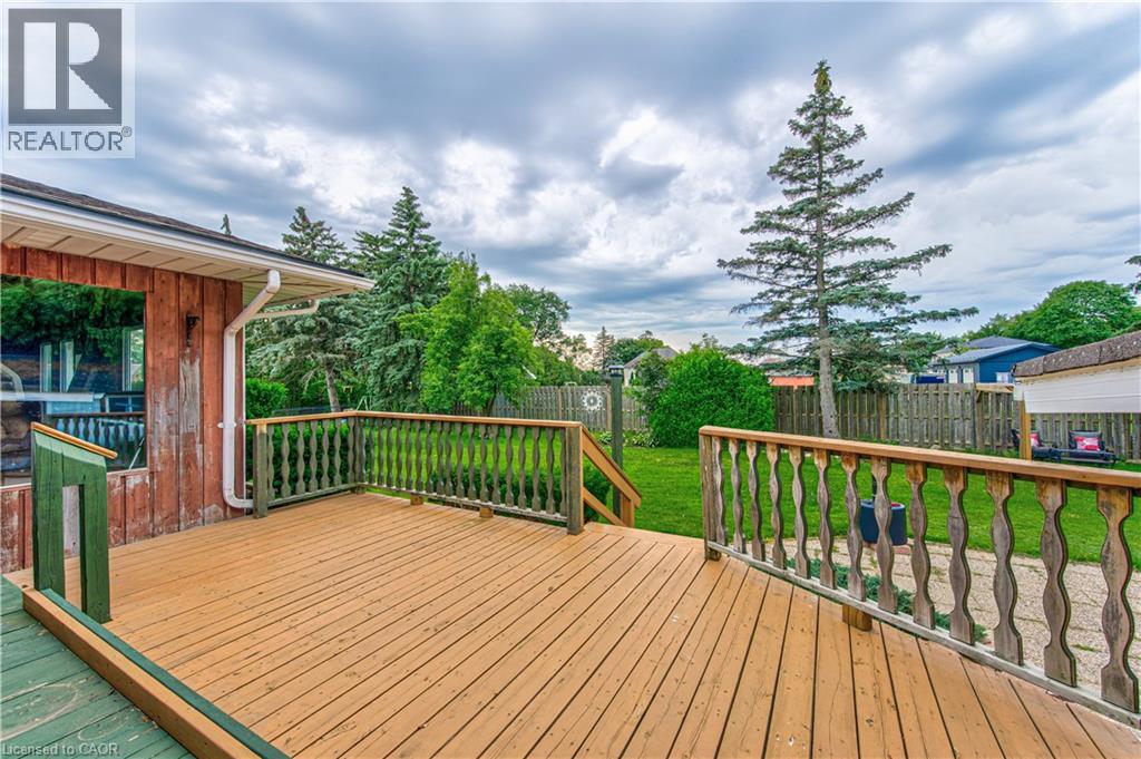 46 ELROY Road - 44