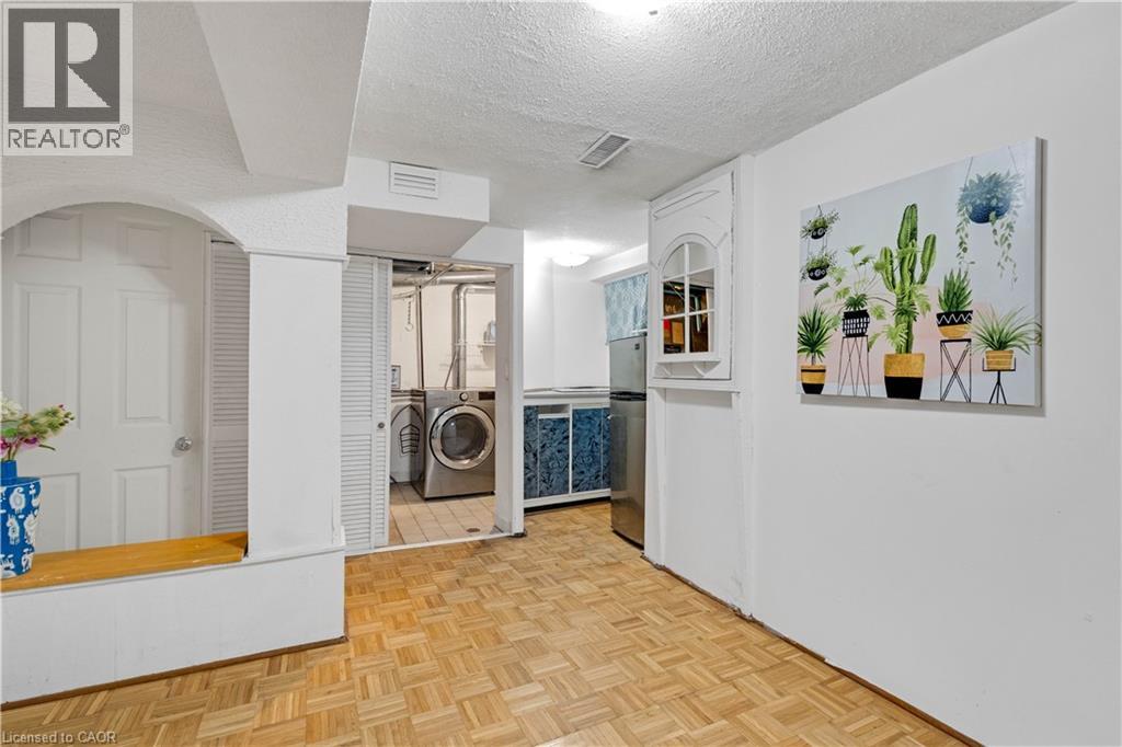 #4 1180 MISSISSAUGA VALLEY Boulevard - 23