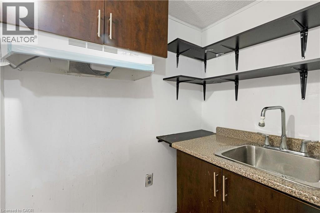 #4 1180 MISSISSAUGA VALLEY Boulevard - 26