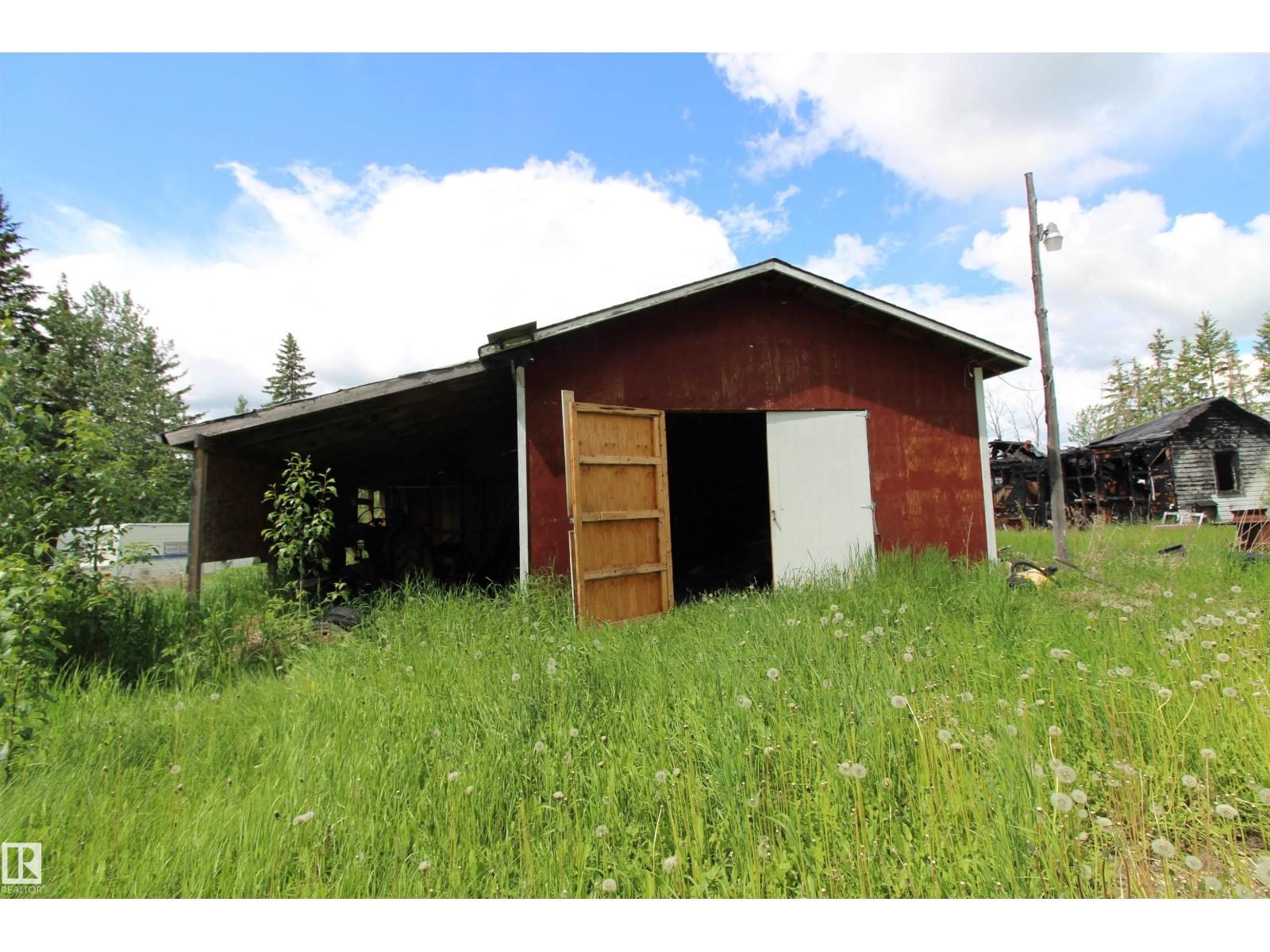 1107 Hwy 651 — photo 27