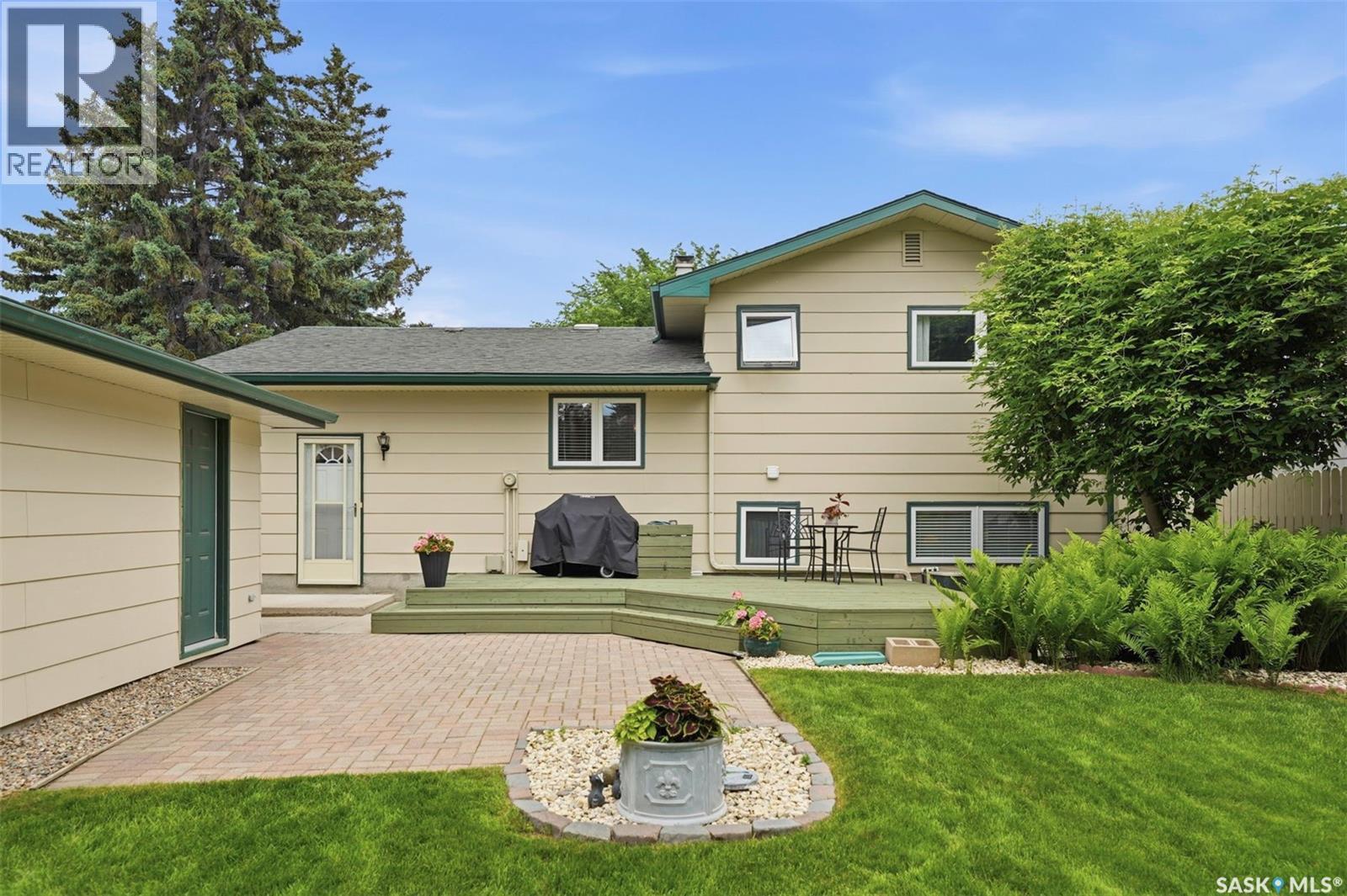 261 Assiniboine DRIVE — photo 40