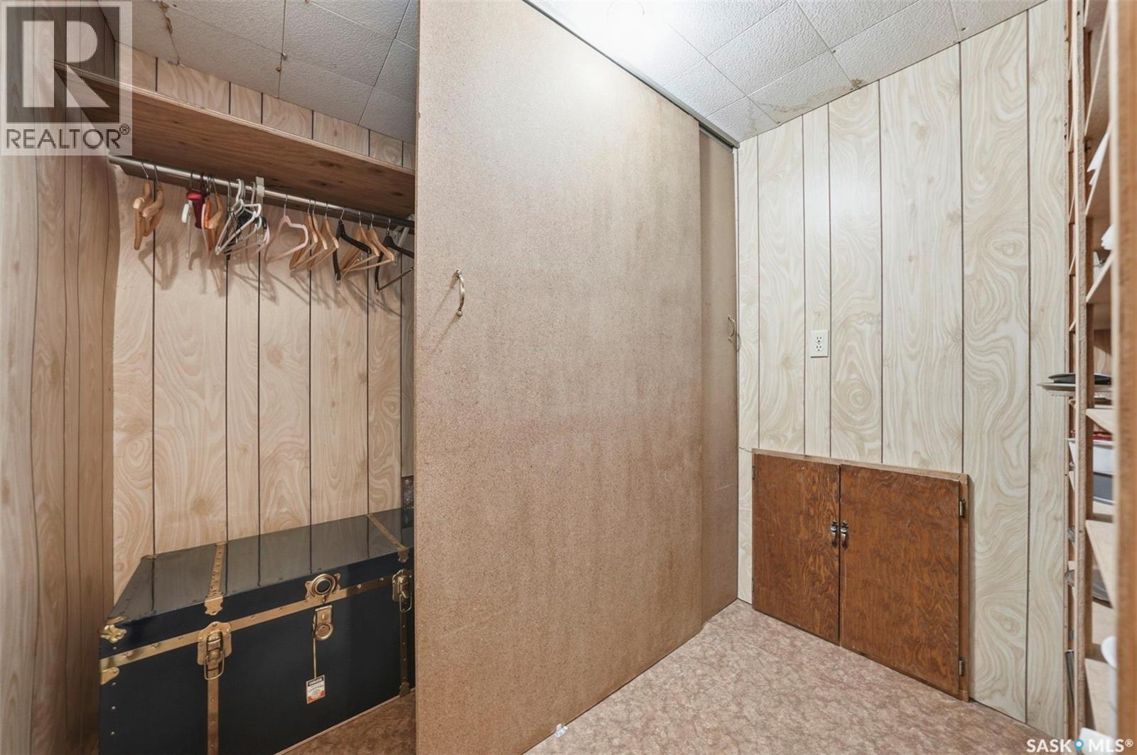 261 Assiniboine DRIVE — photo 33