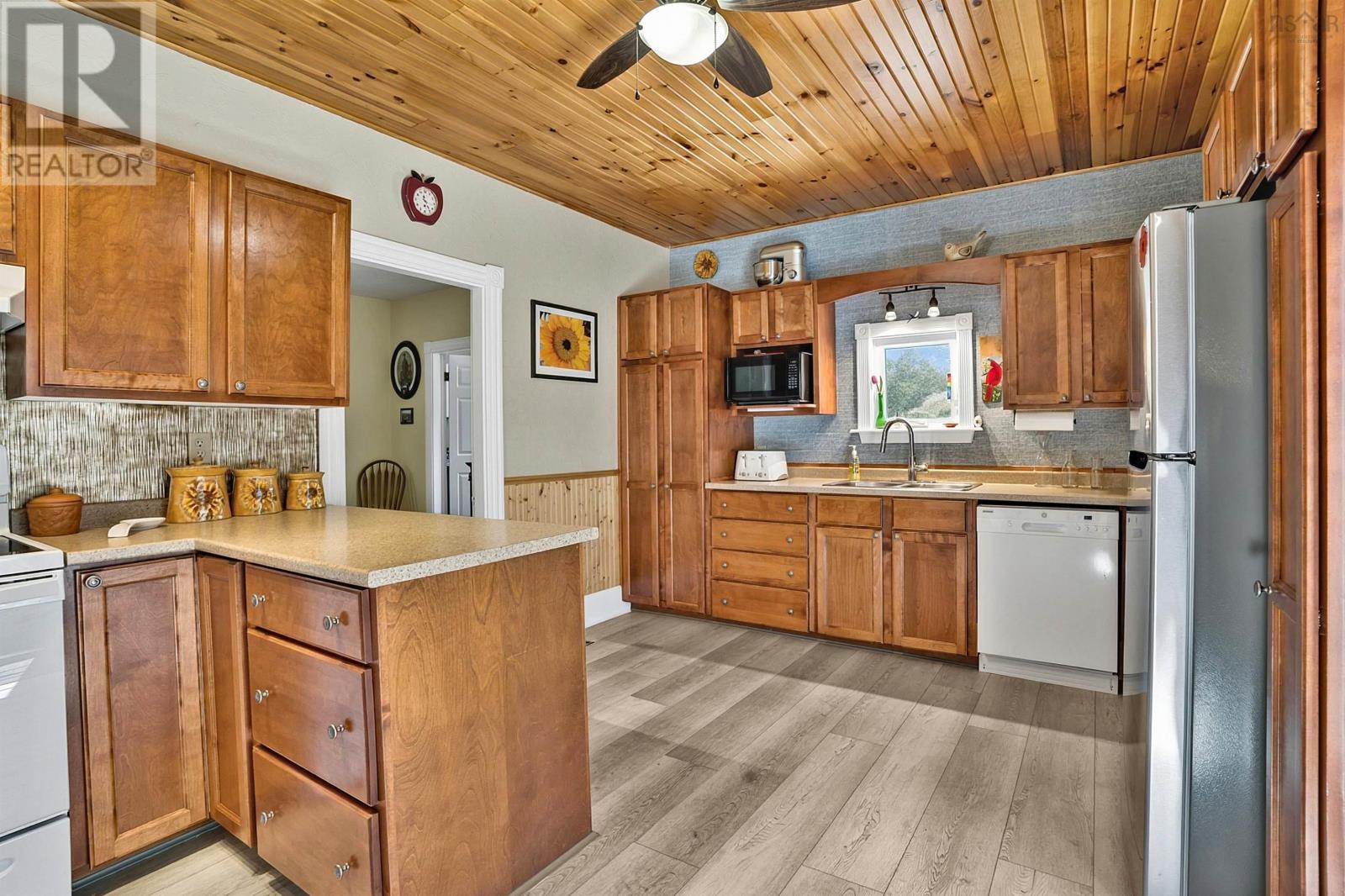 Property 27 of 49 of 689 West Ship Harbour Road