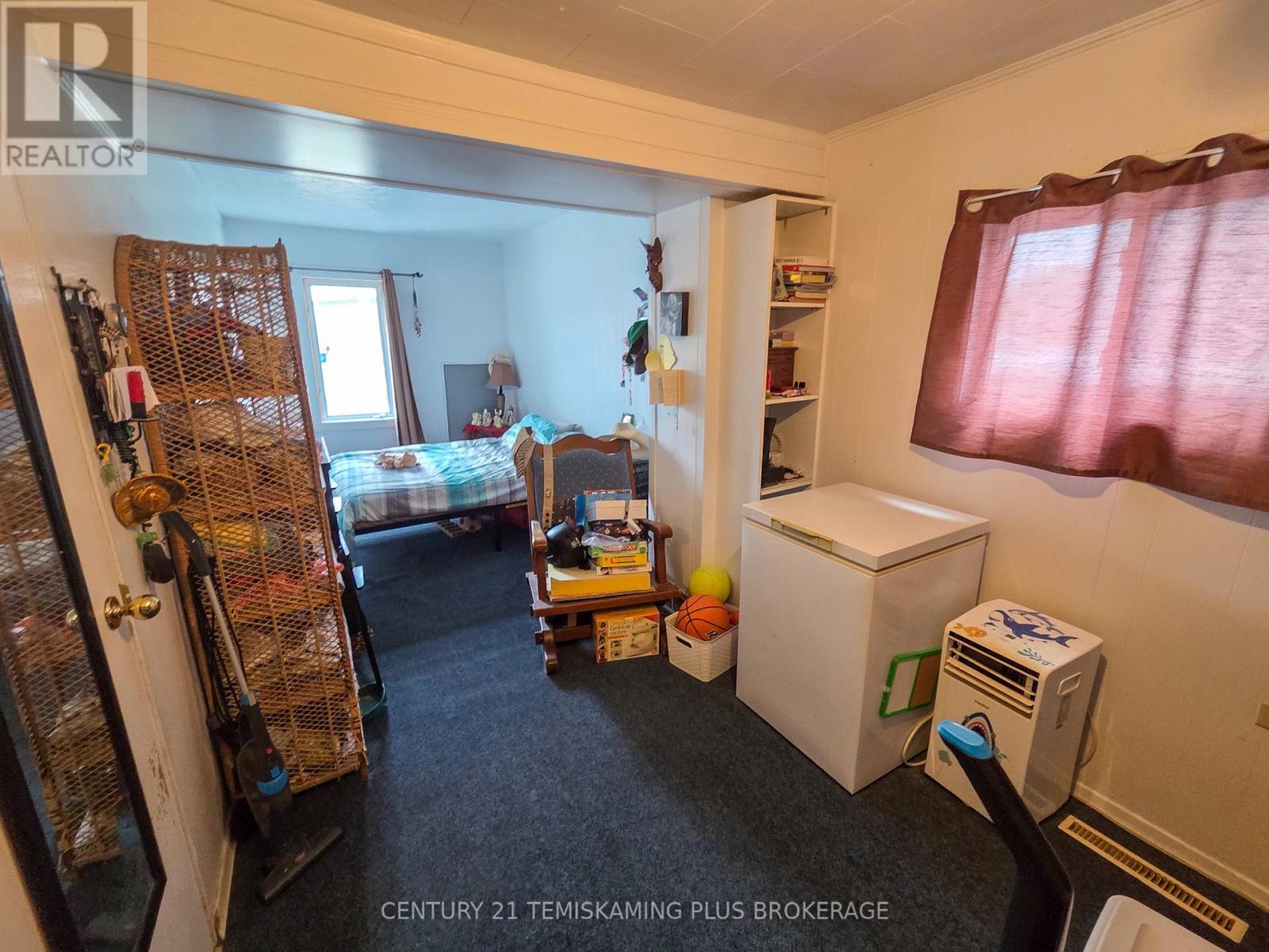 37 JAFFRAY STREET - 11