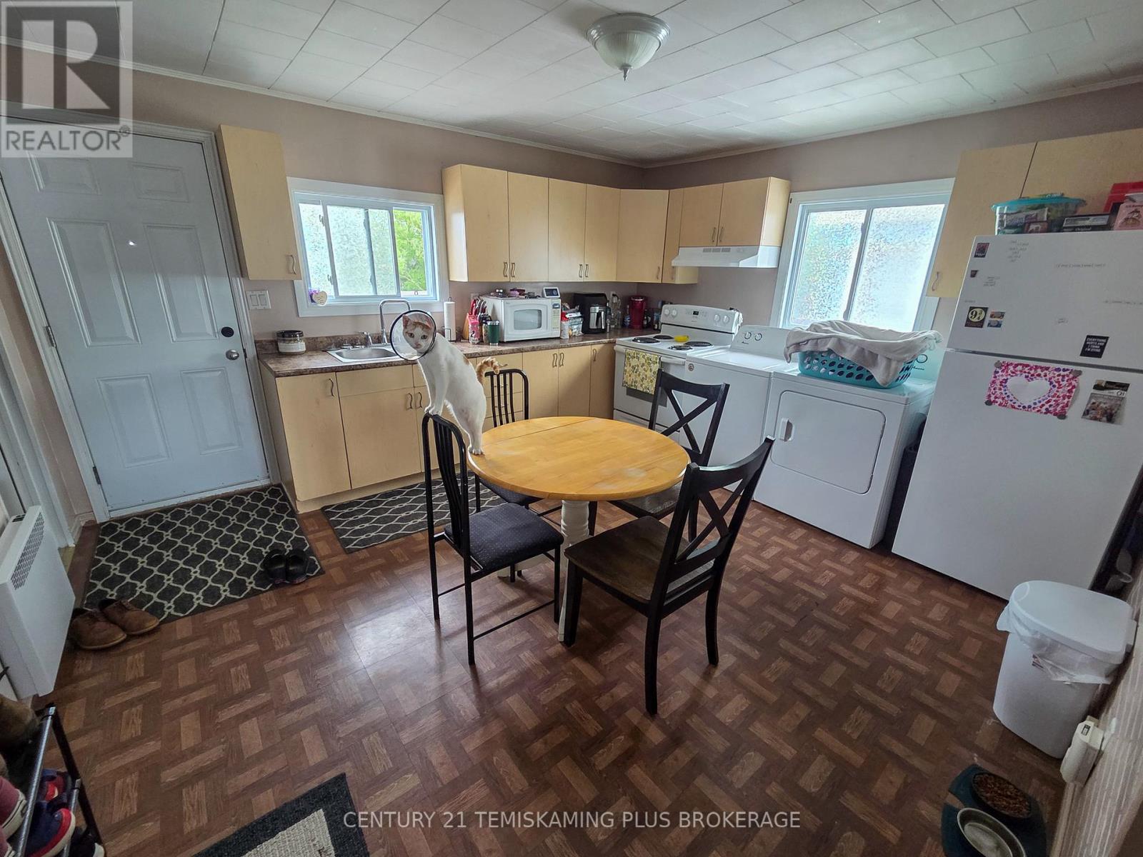 37 JAFFRAY STREET - 19