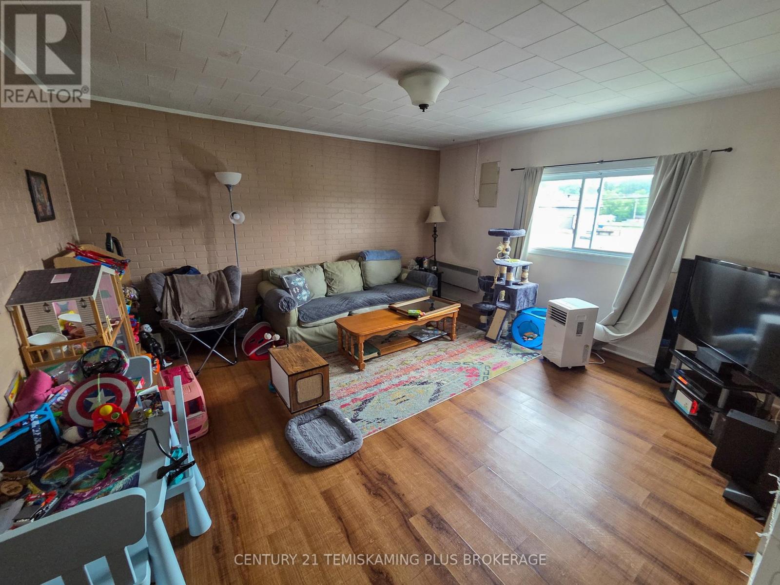 37 JAFFRAY STREET - 21