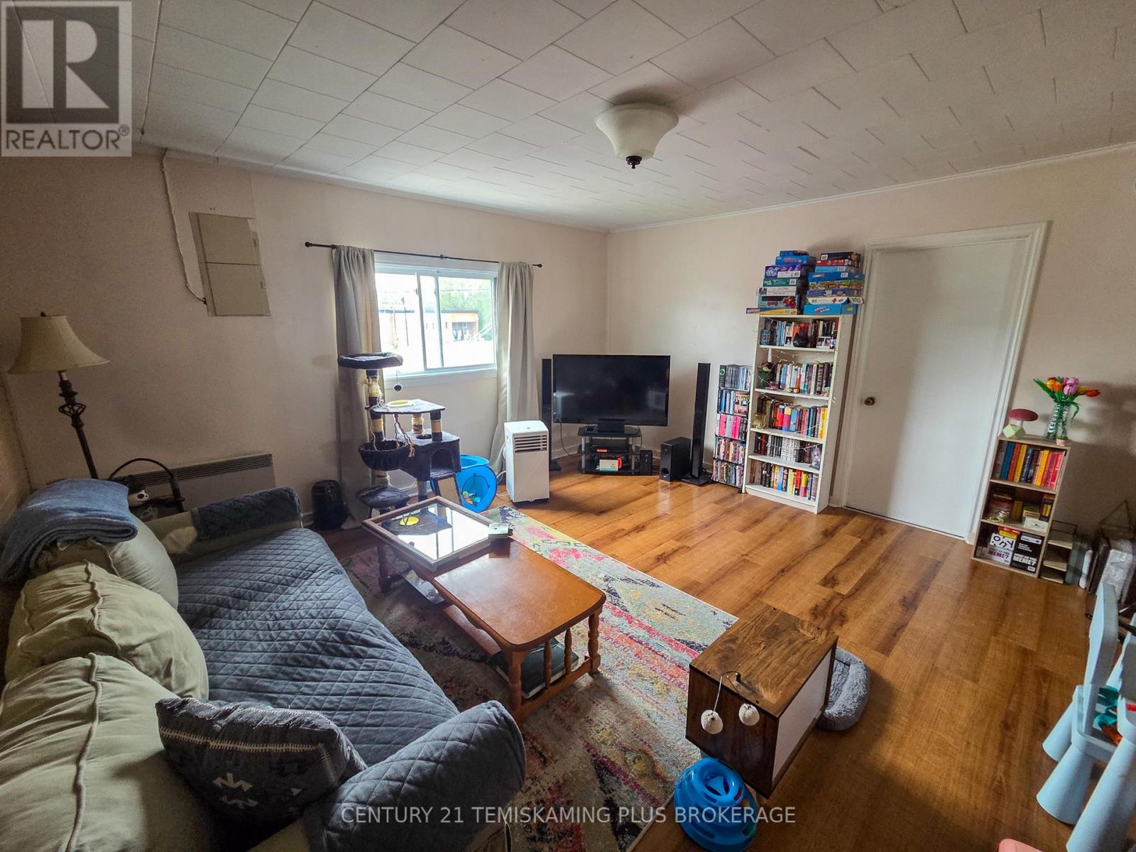 37 JAFFRAY STREET - 22