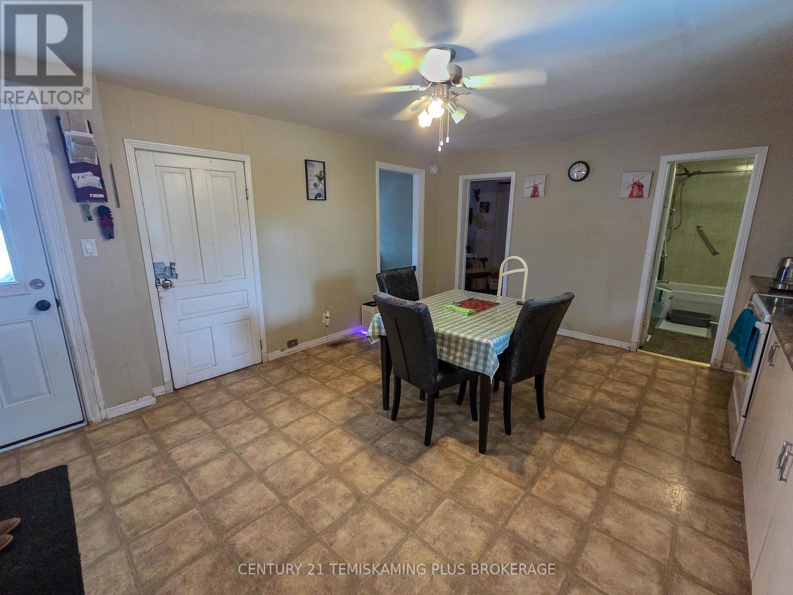 37 JAFFRAY STREET - 4
