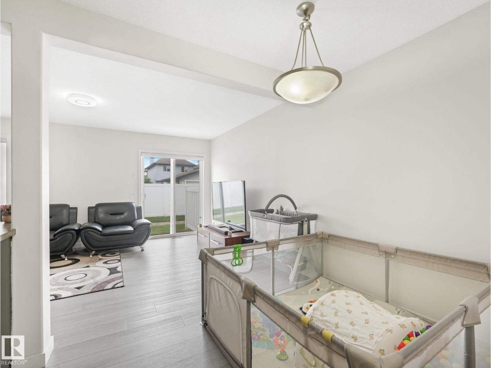#18 230 EDWARDS DR SW - 23