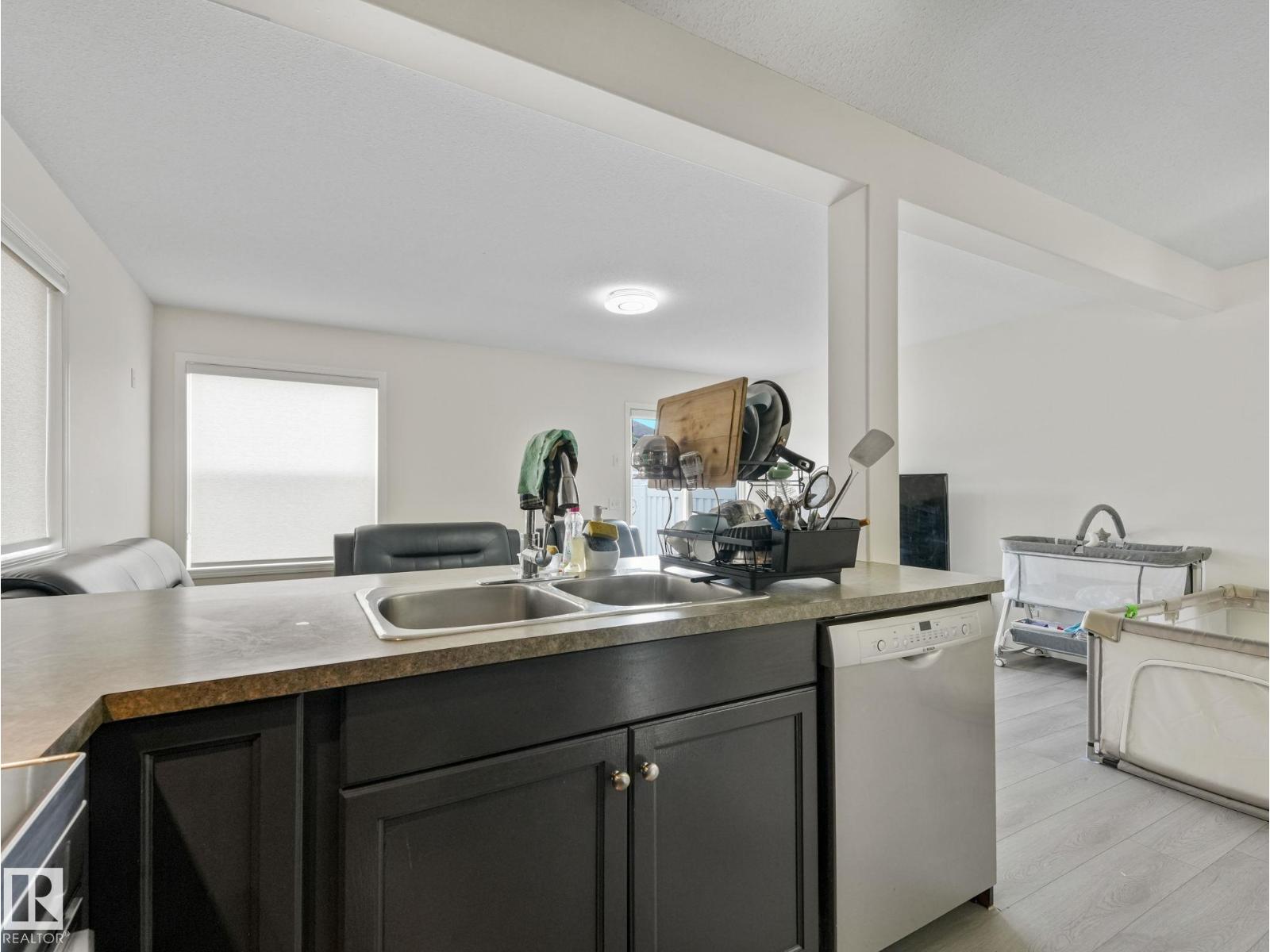 #18 230 EDWARDS DR SW - 19
