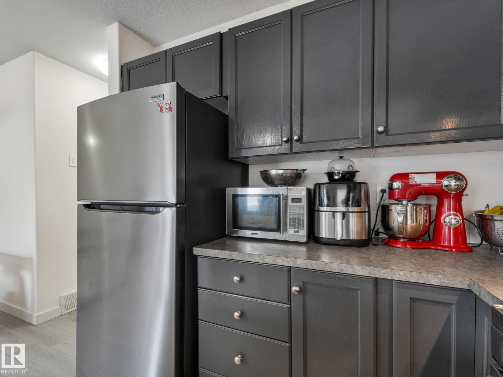 #18 230 EDWARDS DR SW - 20