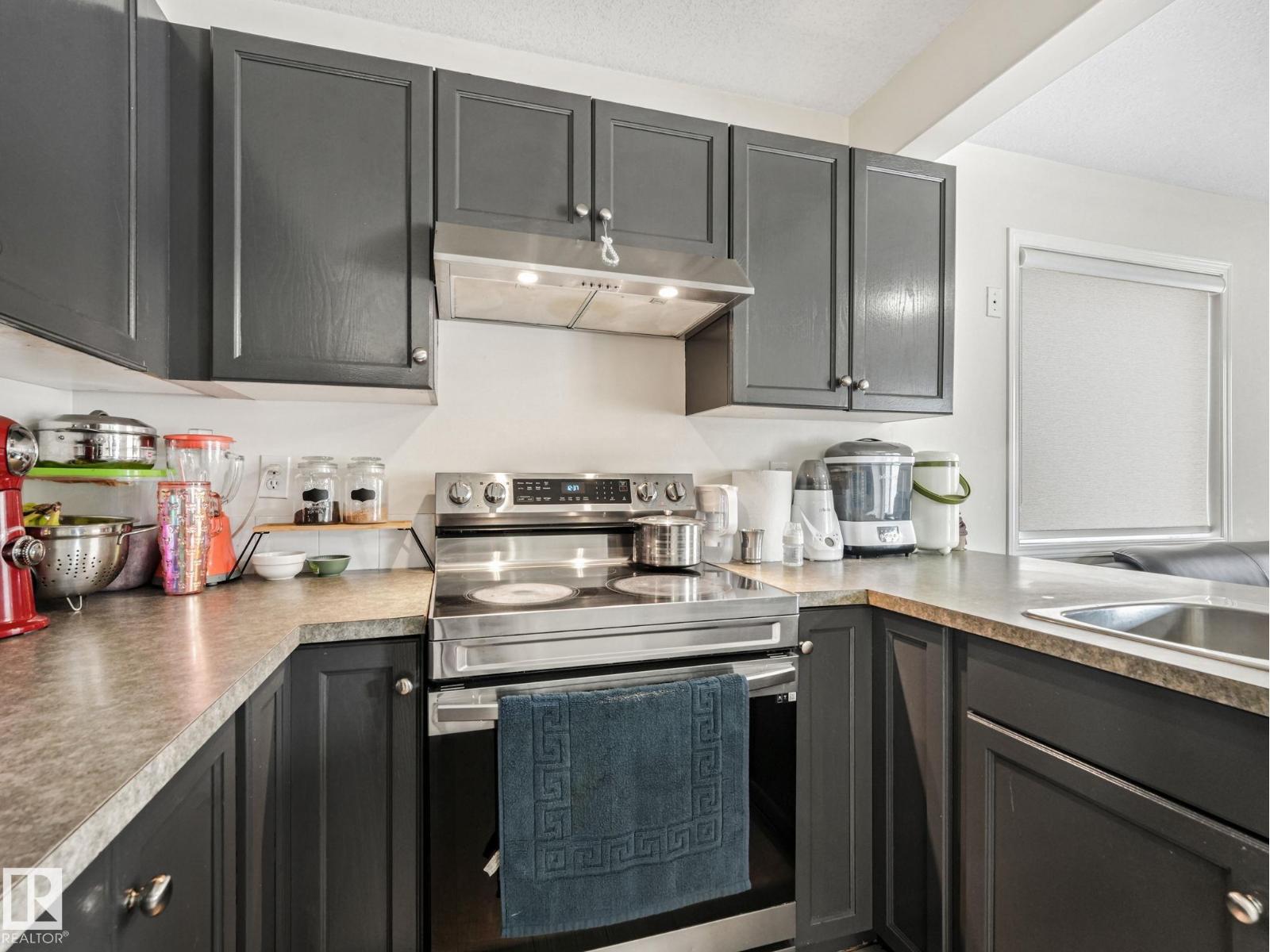 #18 230 EDWARDS DR SW - 18