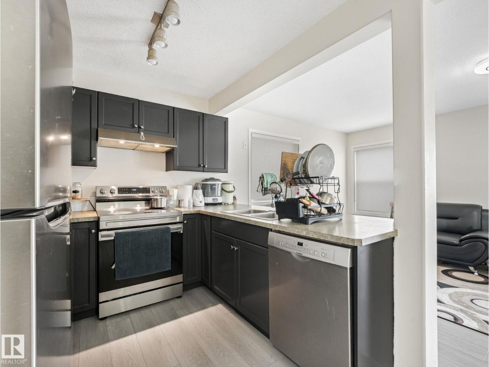 #18 230 EDWARDS DR SW - 16