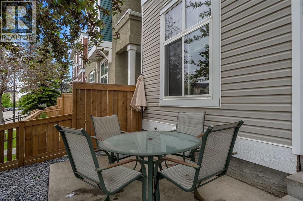 223 McKenzie Towne Gate SE — photo 8