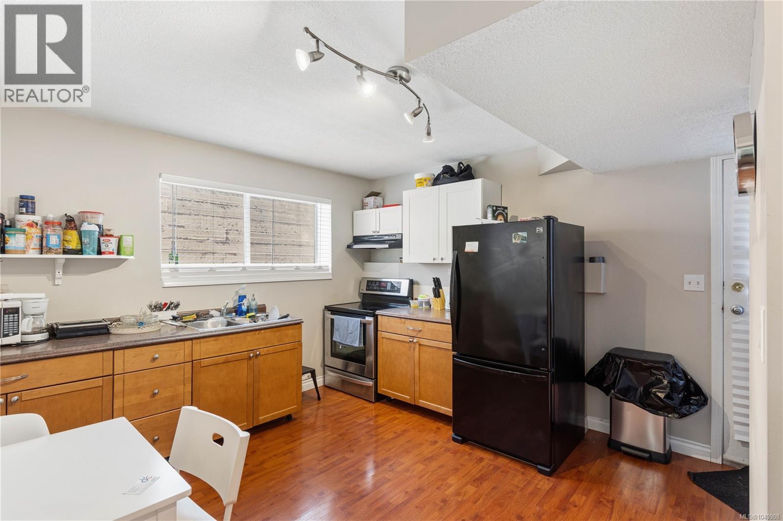 217 Tahoe Ave - Image 42