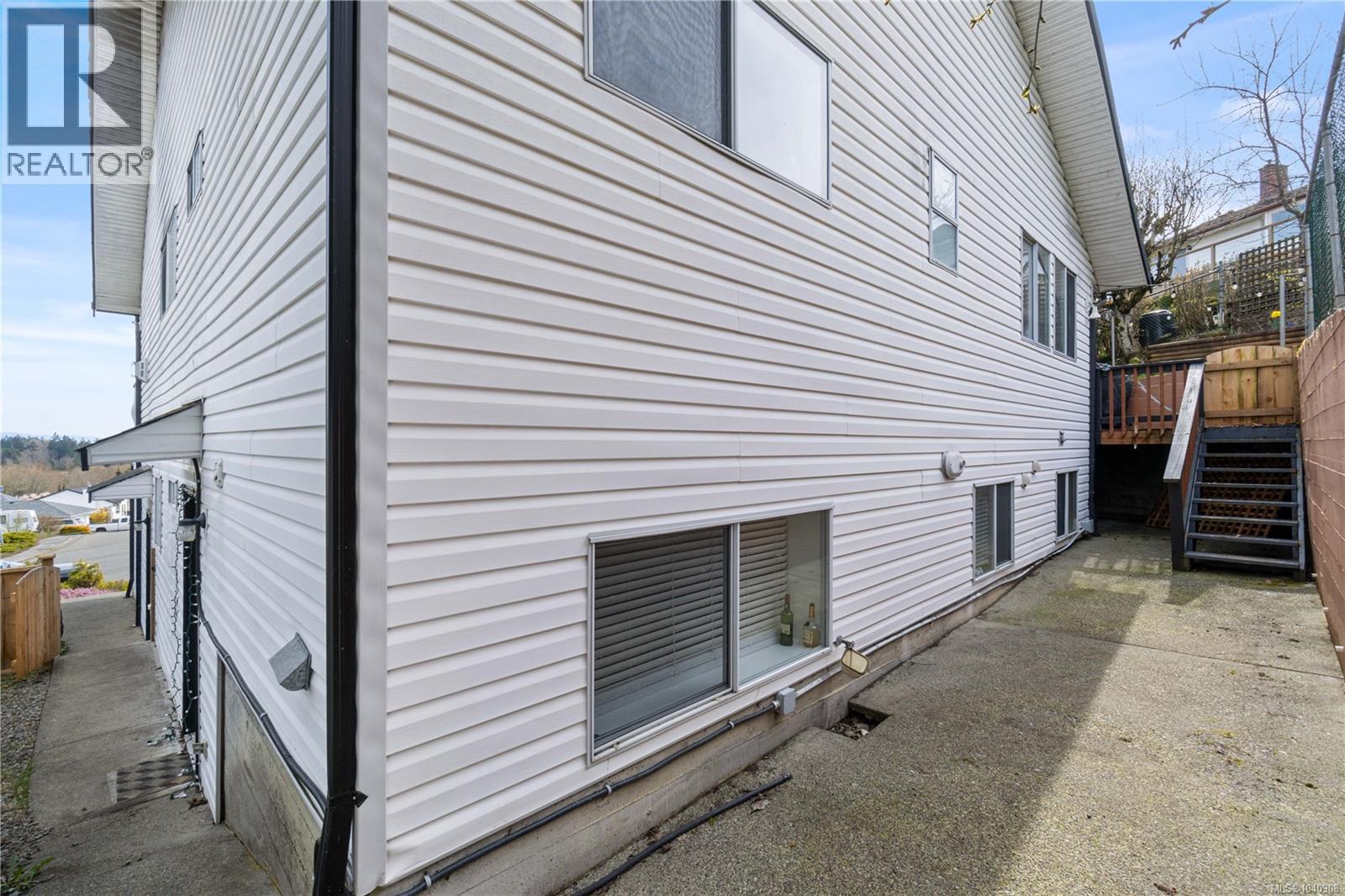 217 Tahoe Ave - Image 50
