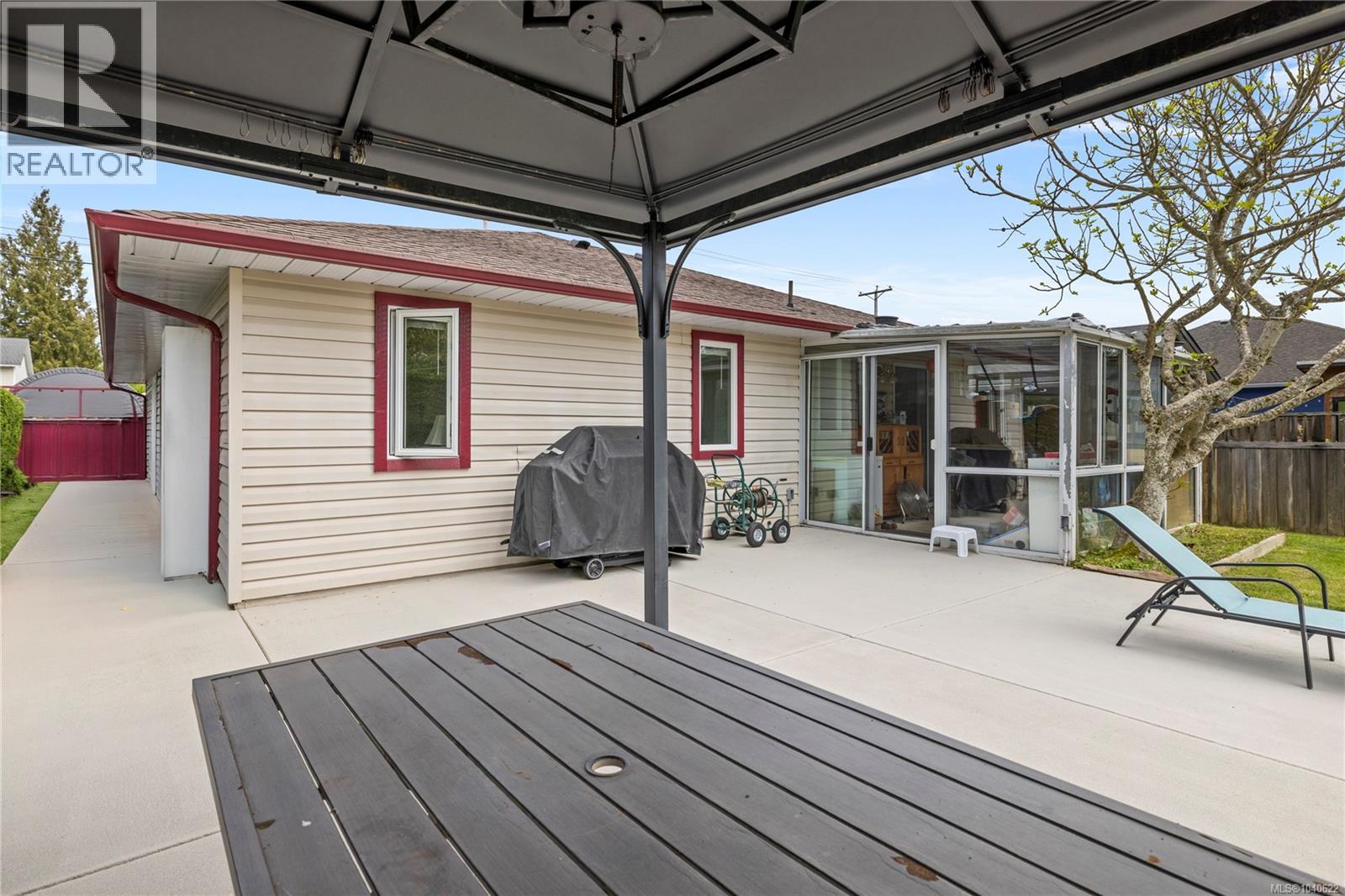 769 Phillips St - 21