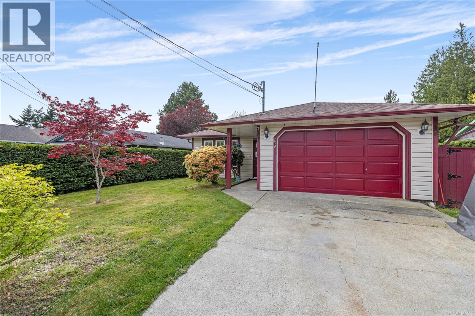 769 Phillips St - 32