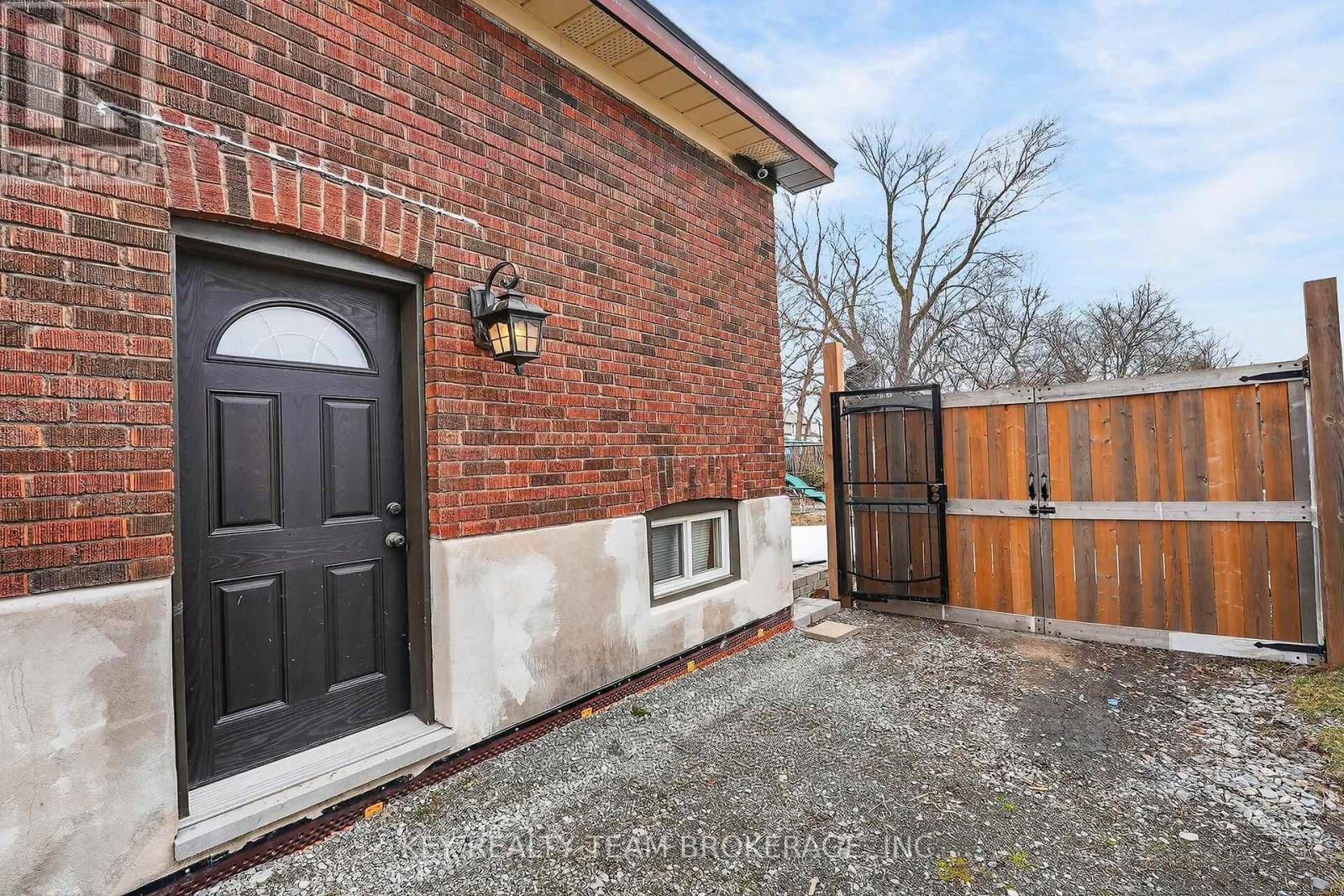 5169 BRIDGE STREET - 25
