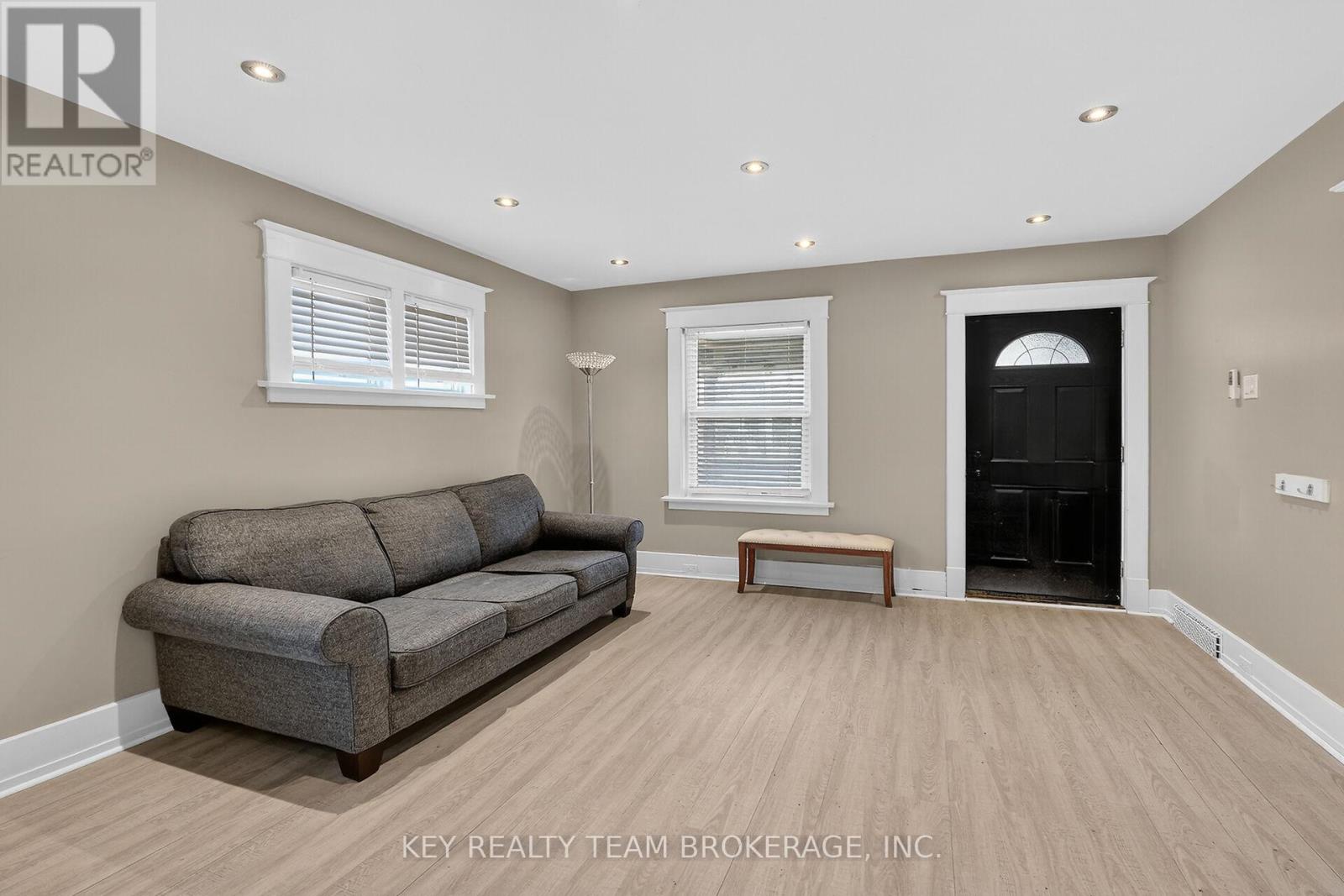 5169 BRIDGE STREET - 29