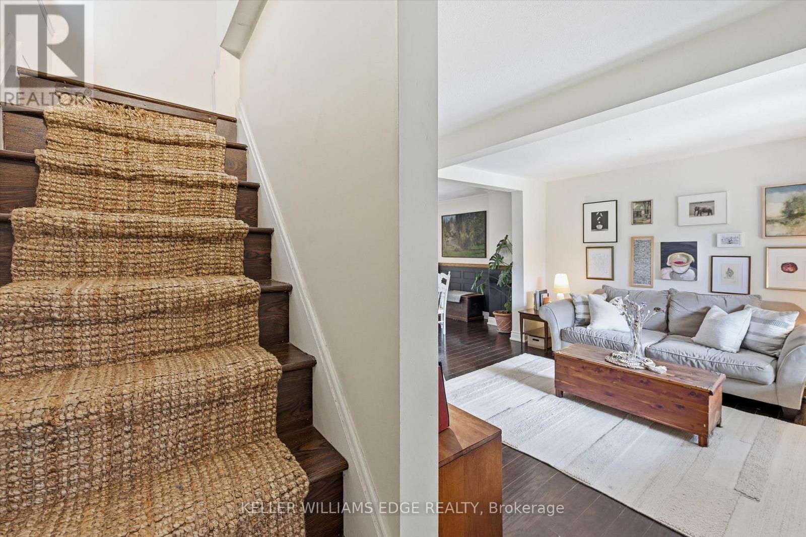 77 CAMERON AVENUE N - 21