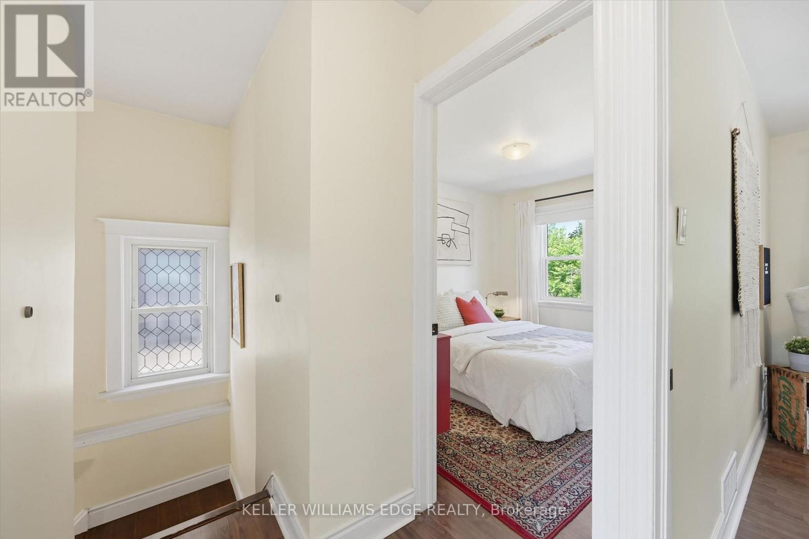 77 CAMERON AVENUE N - 22