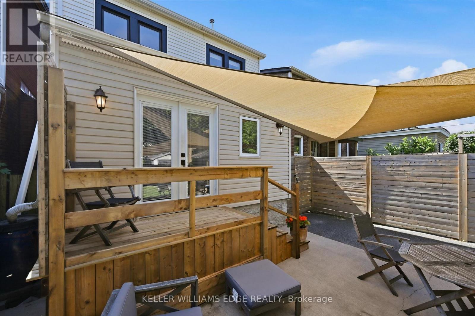 77 CAMERON AVENUE N - 31