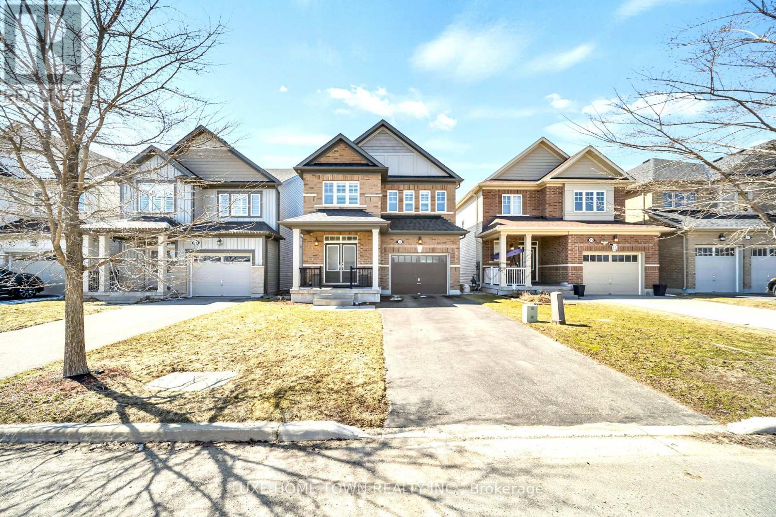 19 FINDLAY WAY - 1
