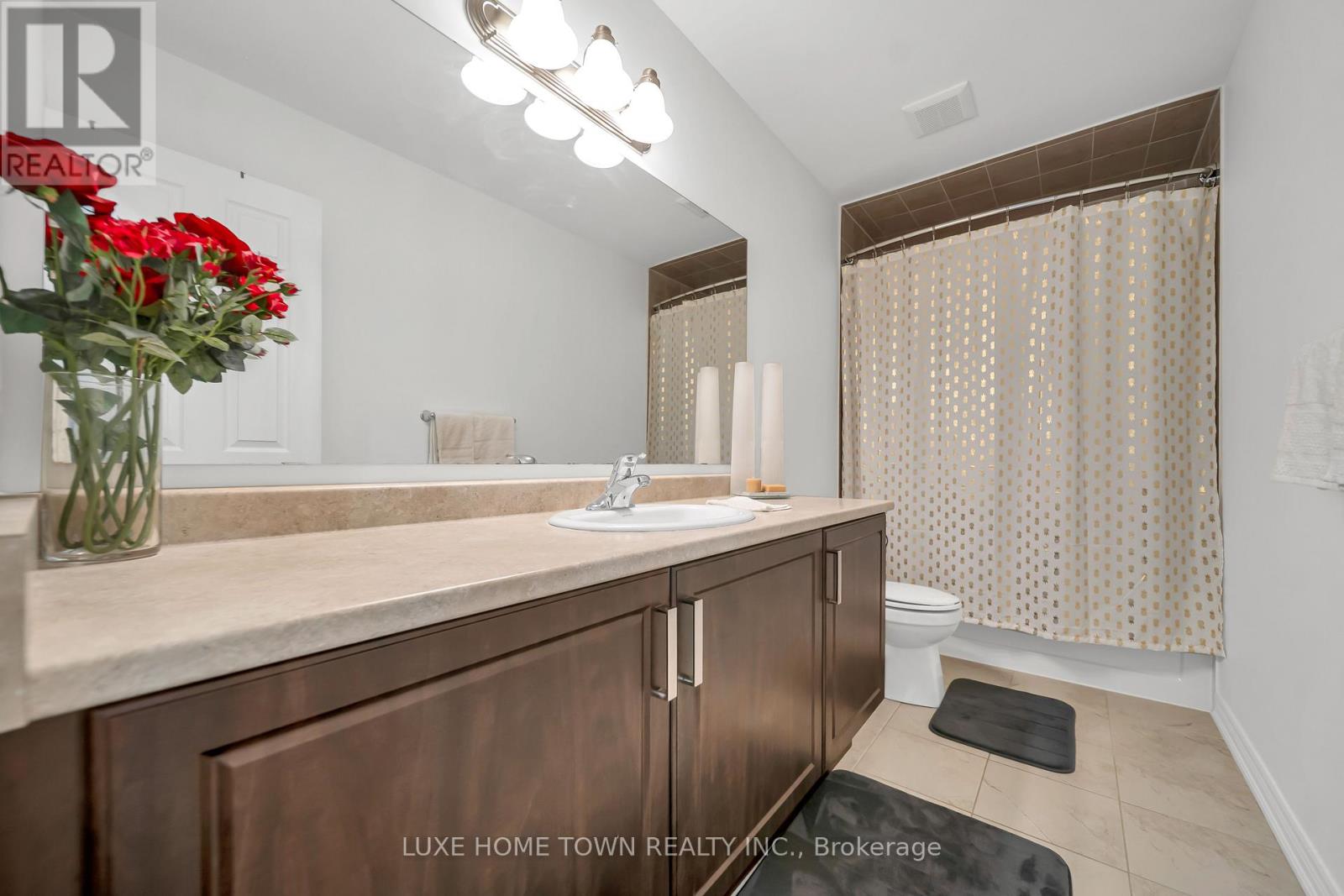 19 FINDLAY WAY - 27