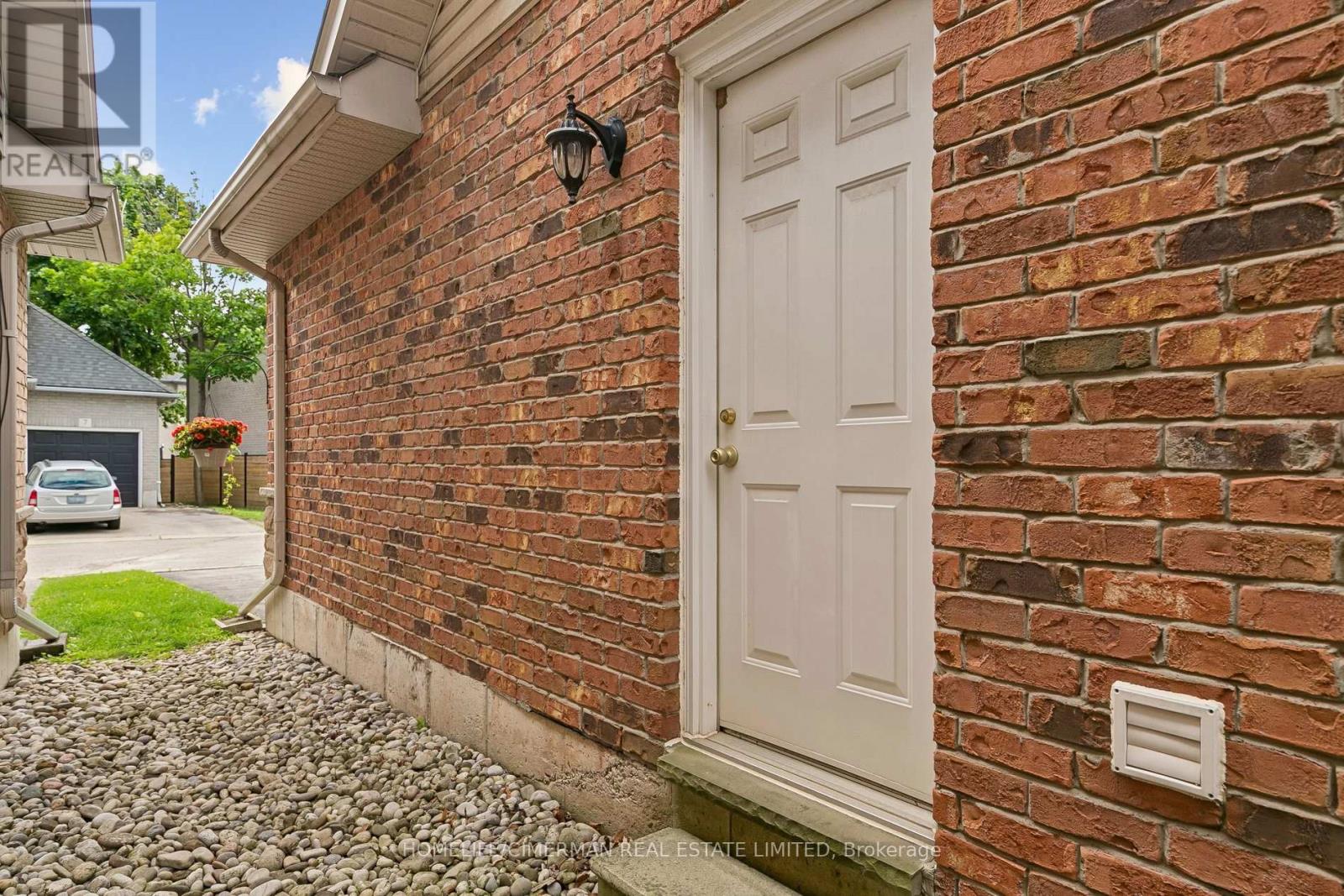#1 1173 BELLVIEW CRESCENT - 43