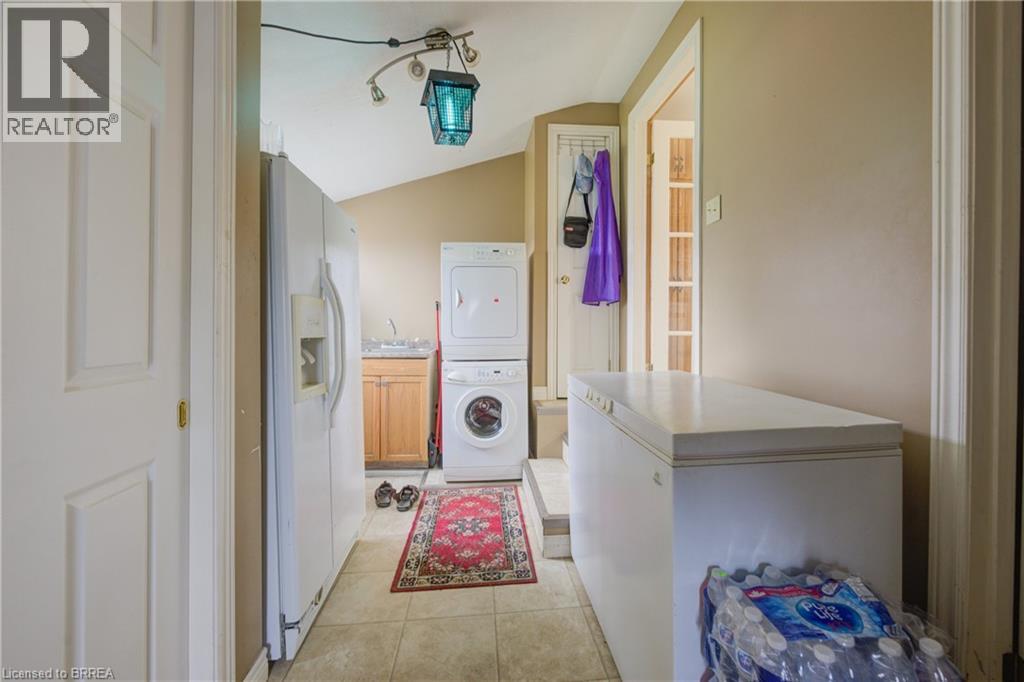 5-bedroom home for sale at 681 CONC 14 TOWNSEND Road, Simcoe ON · photo 13 of 49