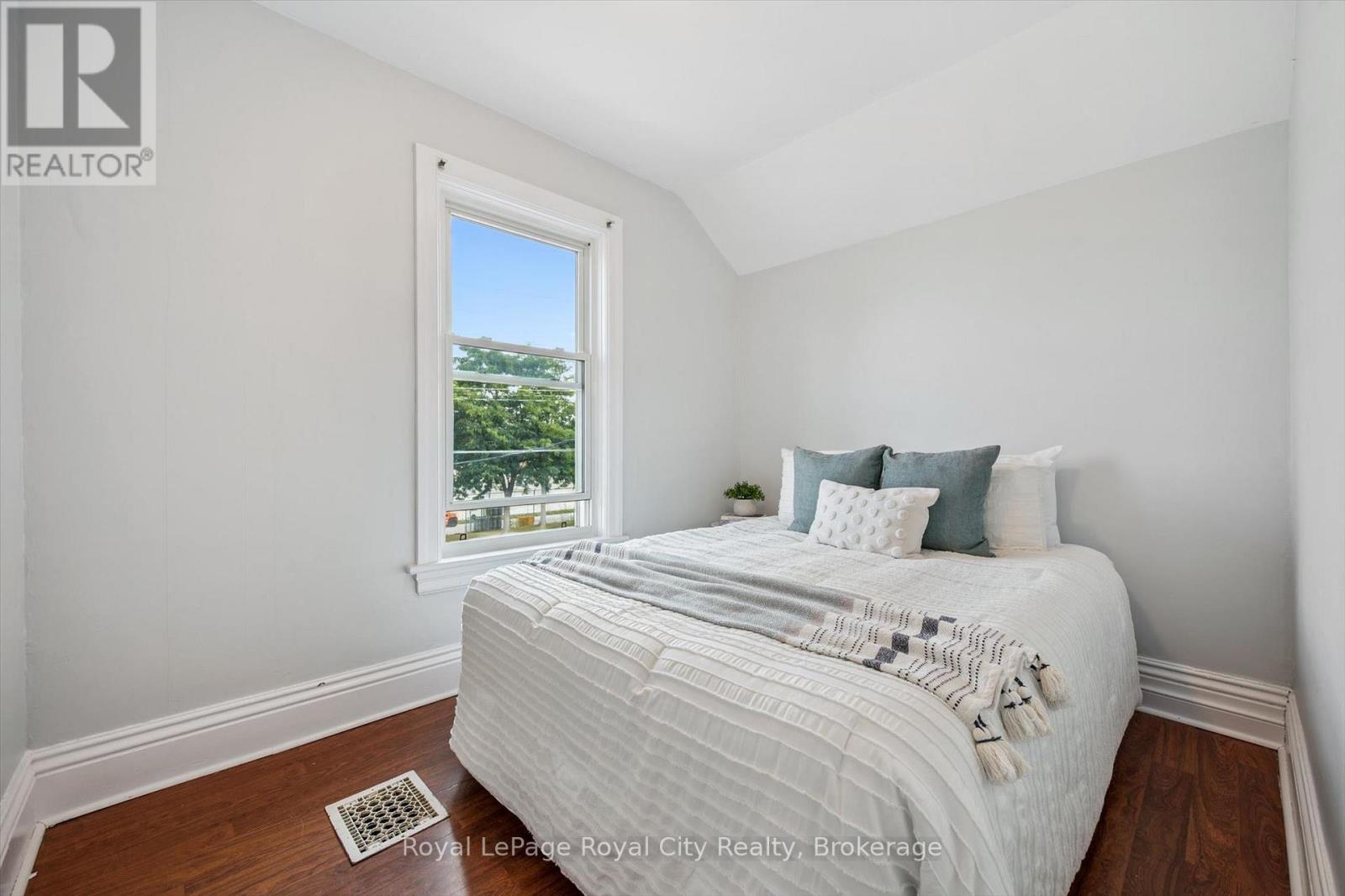178 YORK ROAD - 28