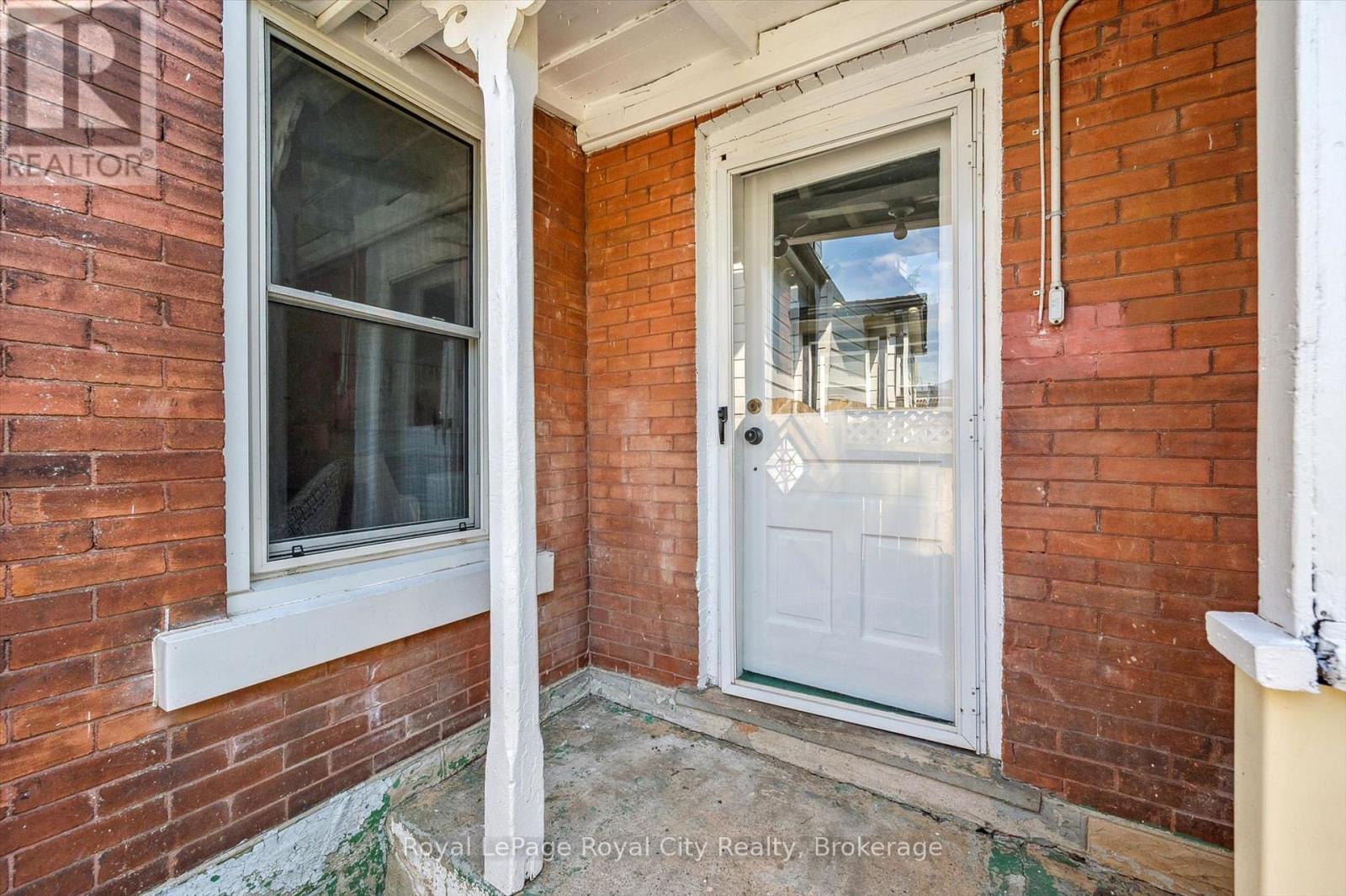 178 YORK ROAD - 43