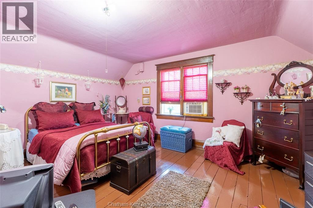 108 Forest STREET - 27