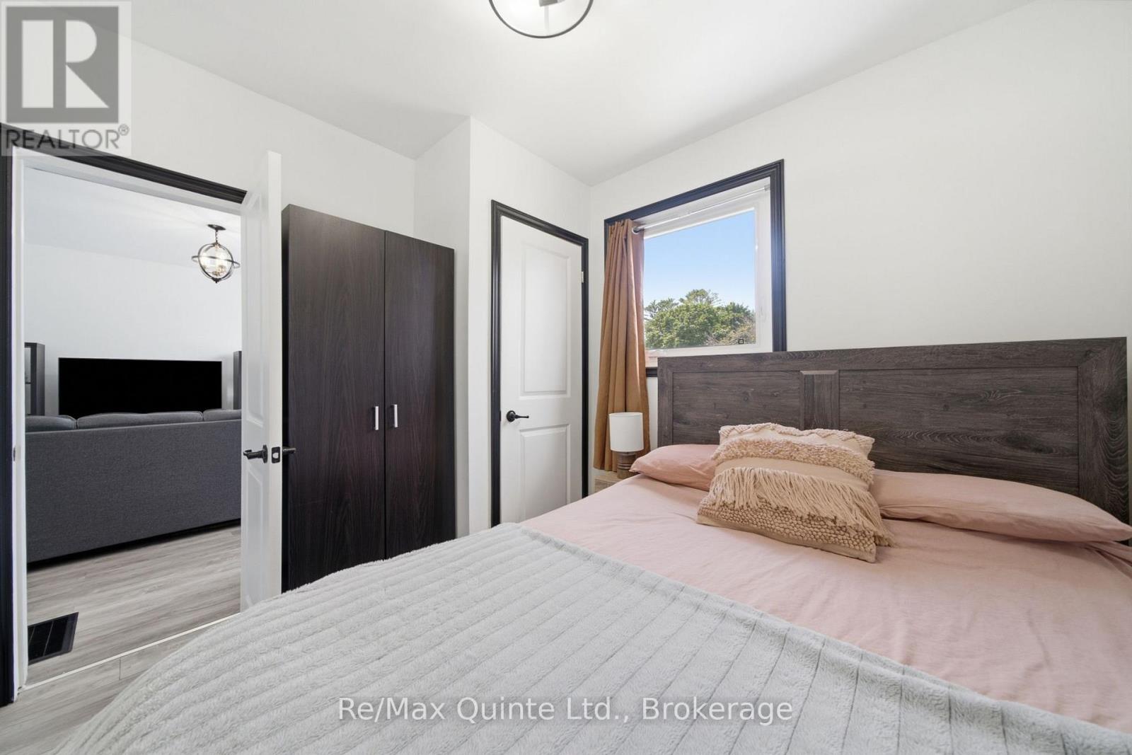 261 SIDNEY STREET - 33