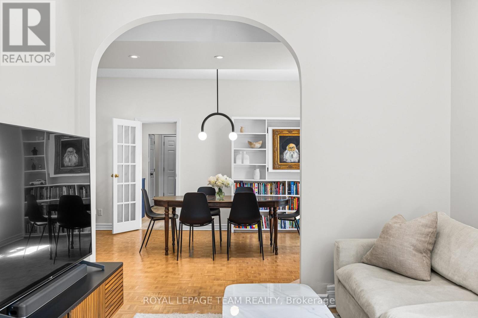 2 Bed, 2 Bath House for Sale in Ottawa – 14 CRICHTON STREET, Ottawa – MLS# X13467580 - Image 11