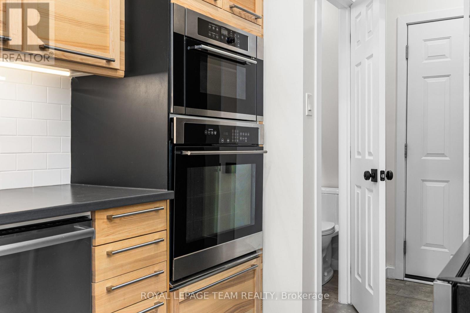 2 Bed, 2 Bath House for Sale in Ottawa – 14 CRICHTON STREET, Ottawa – MLS# X13467580 - Image 19