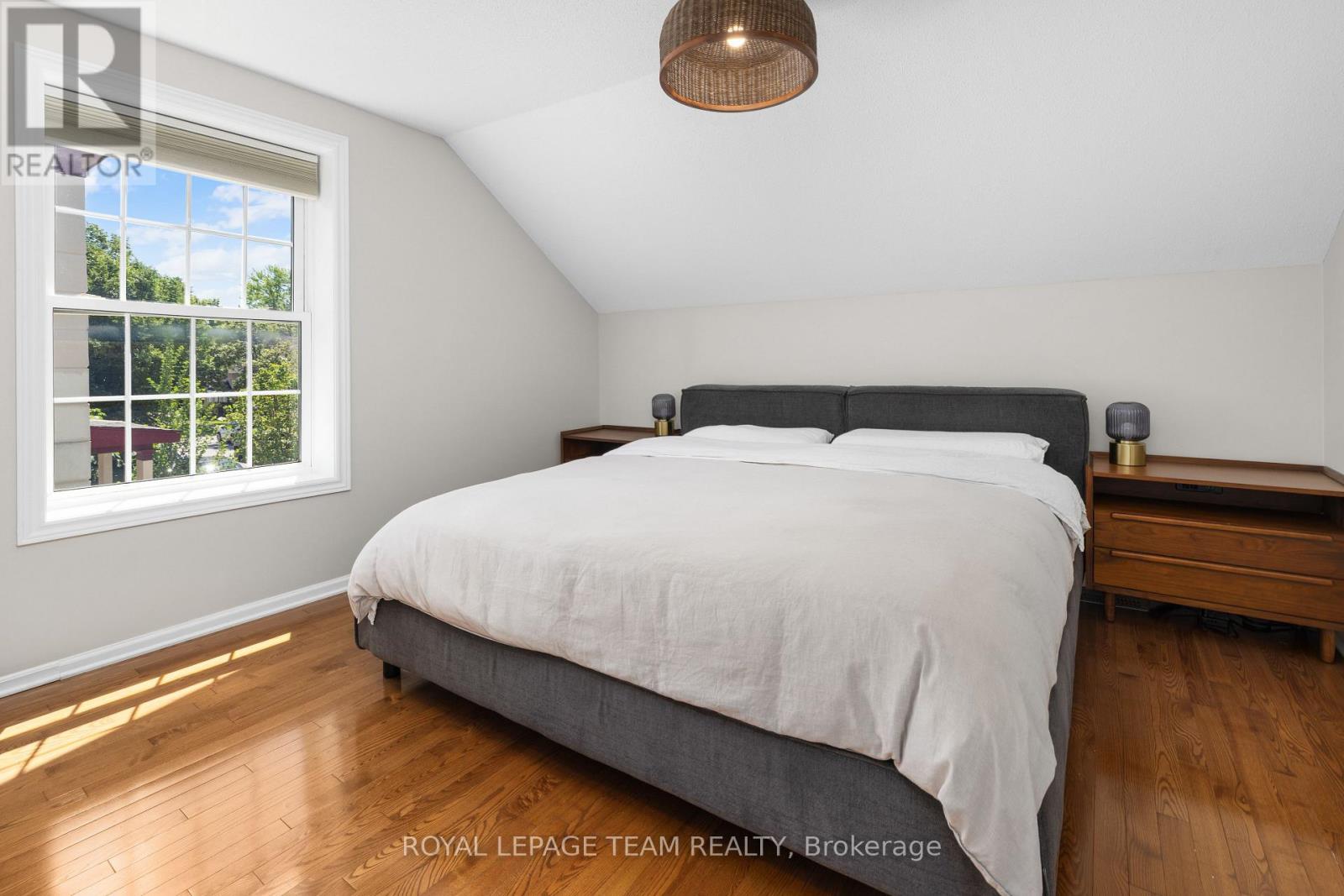 2 Bed, 2 Bath House for Sale in Ottawa – 14 CRICHTON STREET, Ottawa – MLS# X13467580 - Image 25