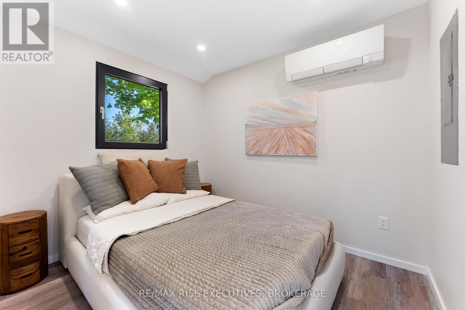 682 SALMON POINT ROAD - 10